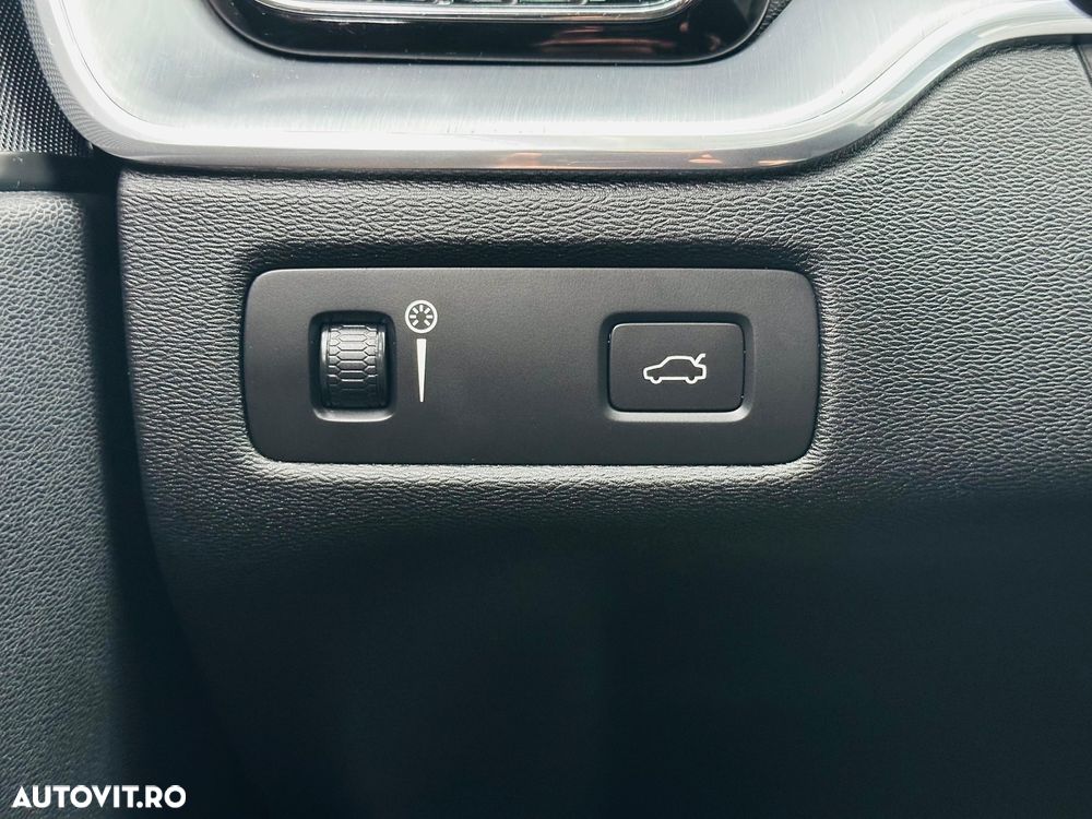 Volvo XC 60 D4 Geartronic Momentum Pro - 24