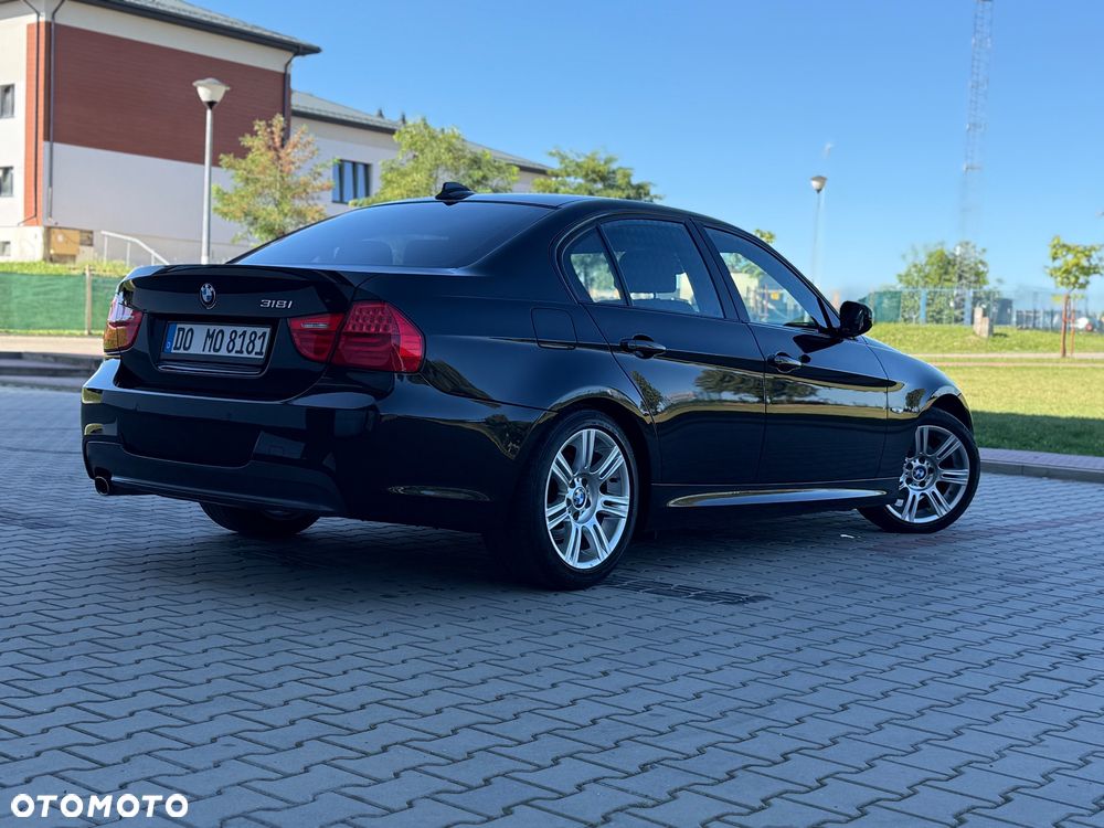 BMW Seria 3 318i - 4