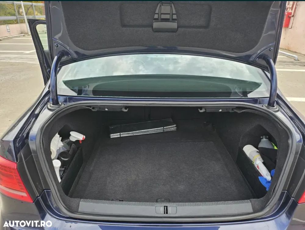 Volkswagen Passat 2.0 TDI BlueMotion Tehnology Highline DSG - 8