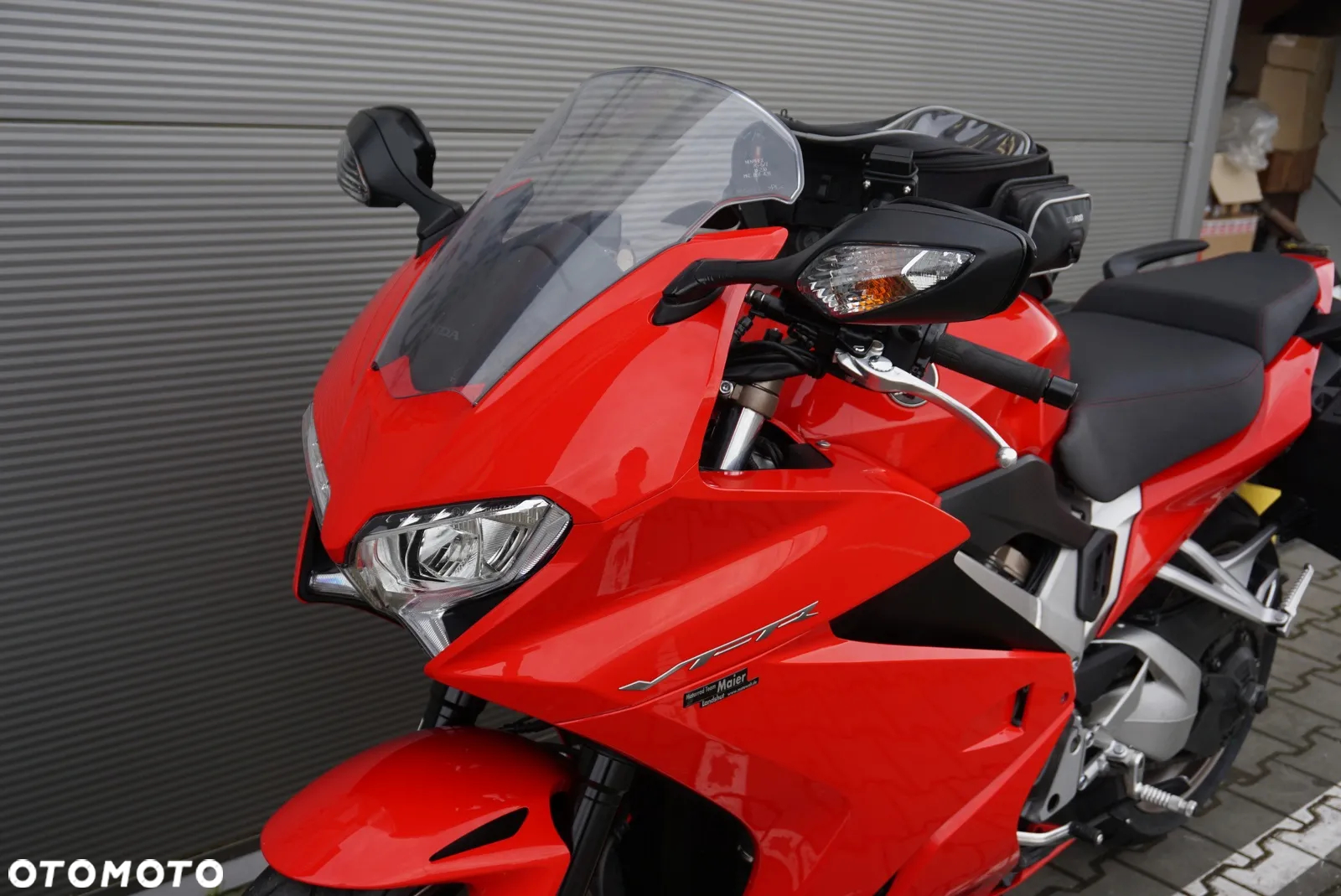 Honda VFR - 13