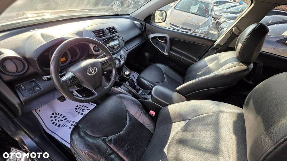 Toyota RAV4 - 17