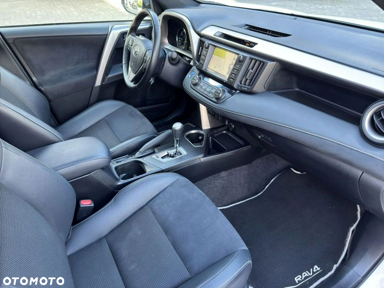 Toyota RAV4 - 10