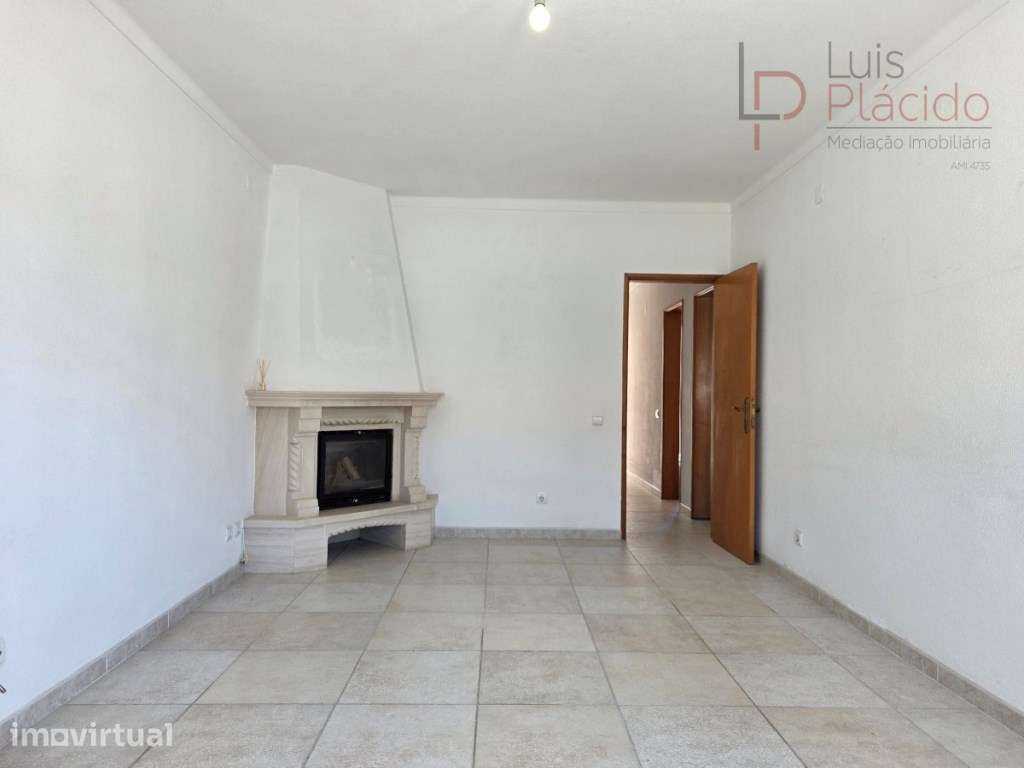 Moradia com 5 Quartos c/ Garagem + Anexo T1 - Grande imagem: 4/50