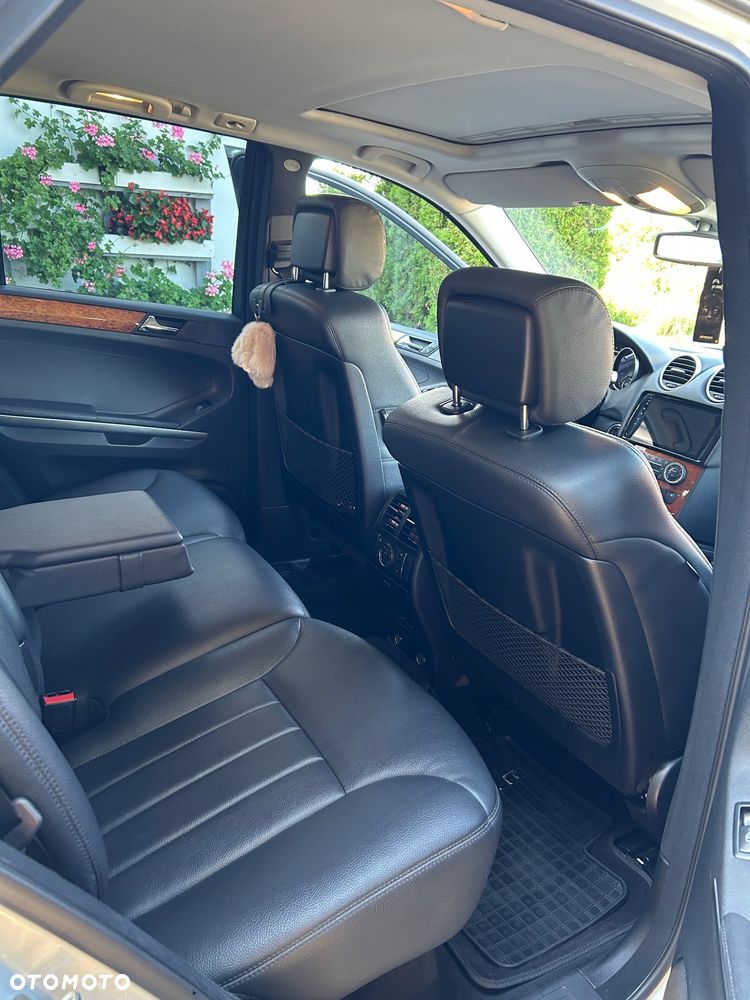 Mercedes-Benz ML 350 4-Matic - 11
