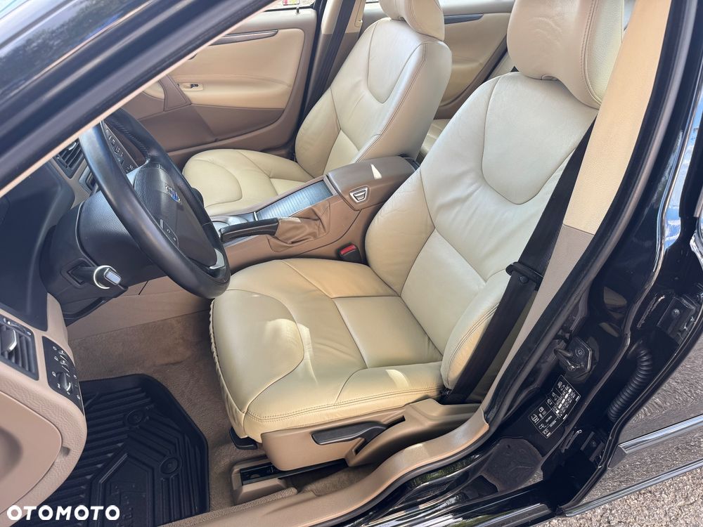 Volvo S60 2.4D Momentum - 34
