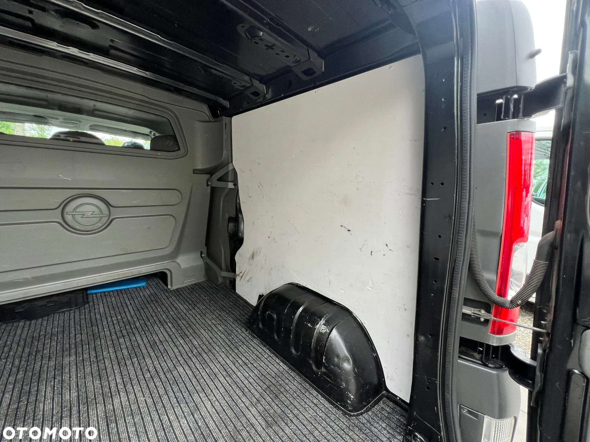 Opel VIVARO BRYGADÓWKA LONG KLIMATYZACJA - 9