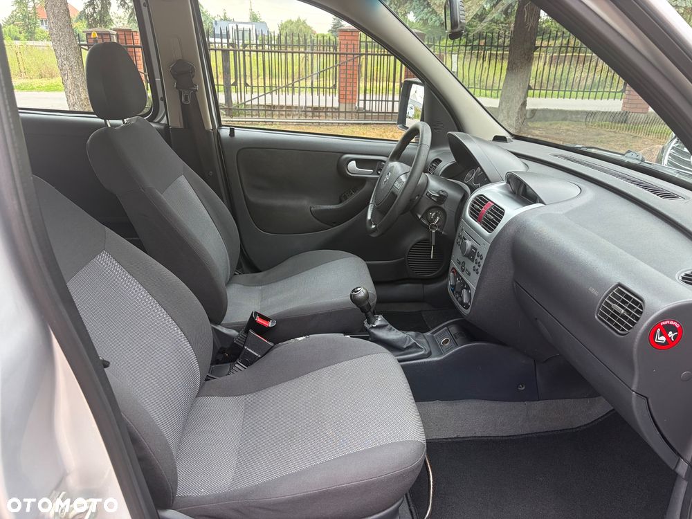 Opel Combo Tour Color Edition - 25