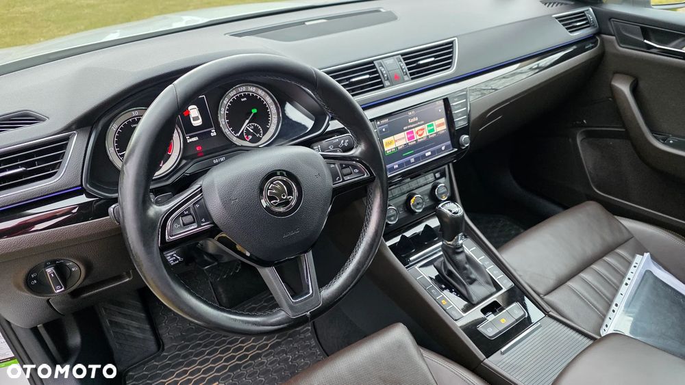 Skoda Superb 2.0 TDI L&K DSG - 20