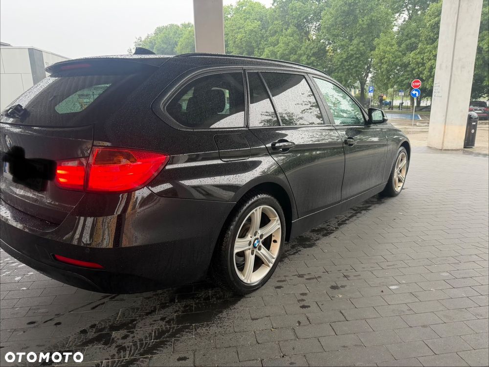 BMW Seria 3 320d Sport-Aut Sport Line - 3