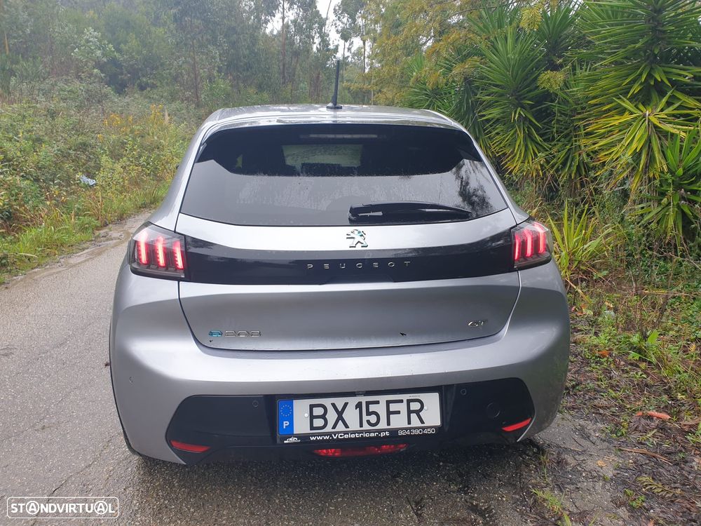 Peugeot e-208 GT - 6