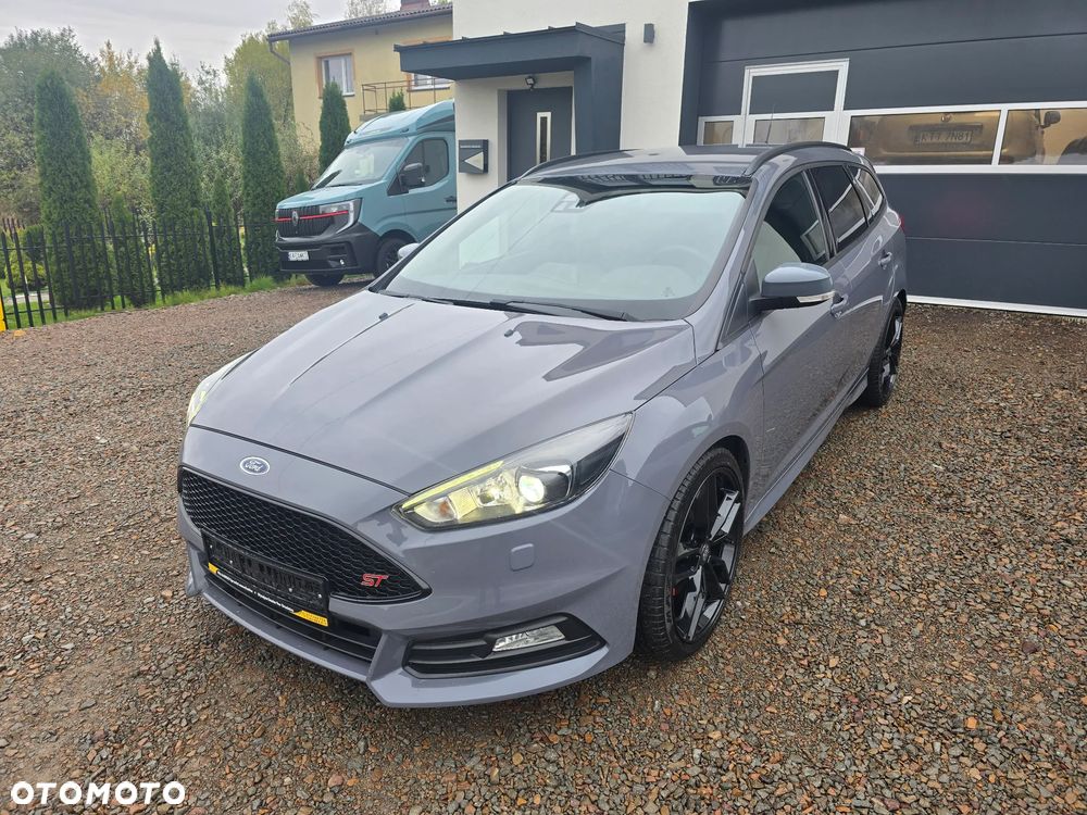 Ford Focus 2015 photo 2