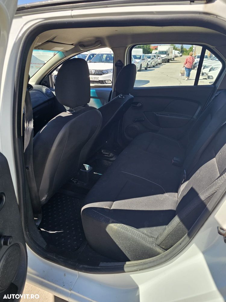 Dacia Logan - 8