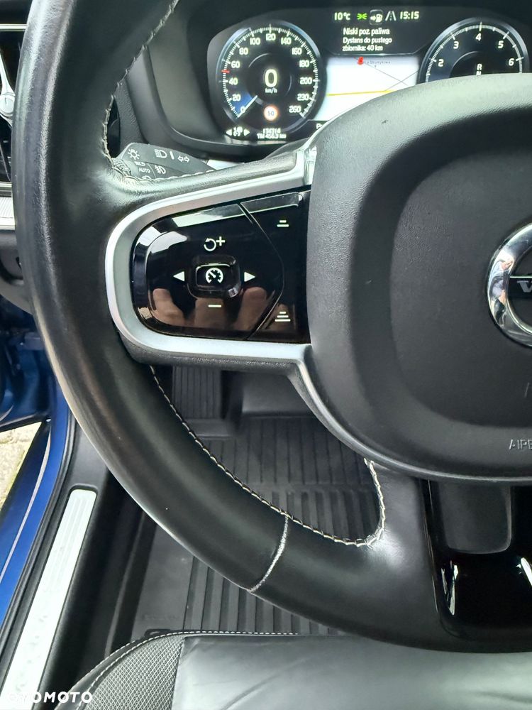 Volvo V60 B4 B R-Design - 11