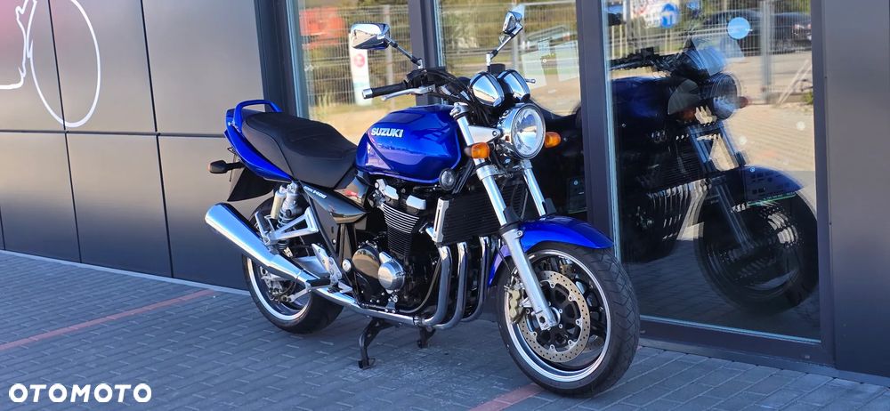 Suzuki GSX - 6