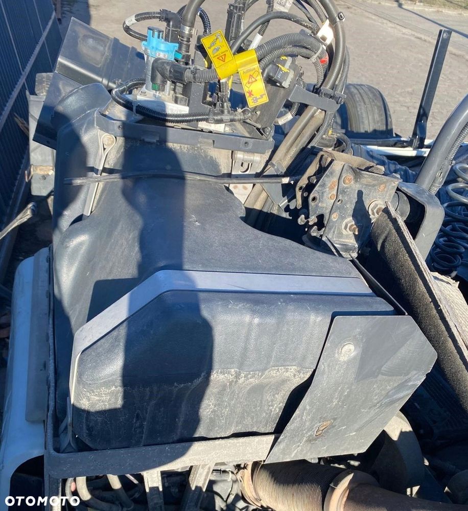 KOMPLETNY ZBIORNIK ADBLUE VOLVO FH4 22193761 - 4