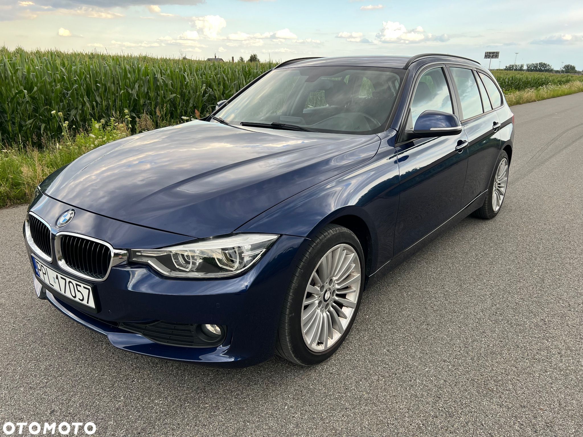 BMW Seria 3 318d Touring - 1