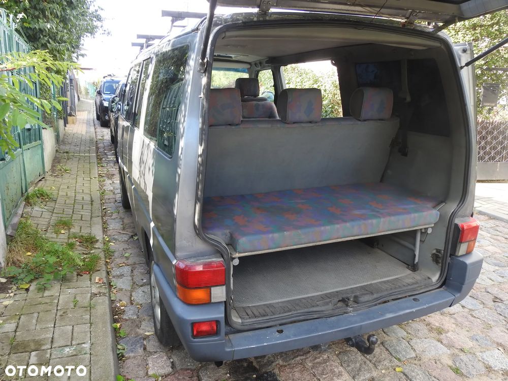 Volkswagen Multivan - 12