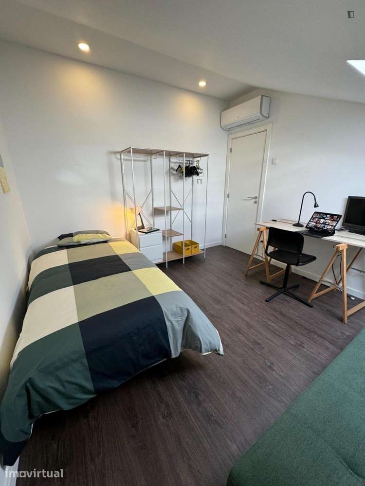 Quarto - localizado em Norton de Matos Coimbra - Grande imagem: 4/21
