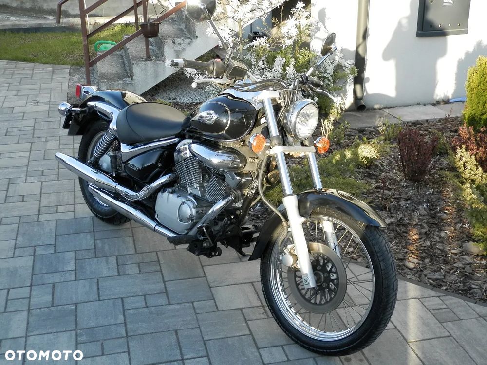 Suzuki Intruder - 4
