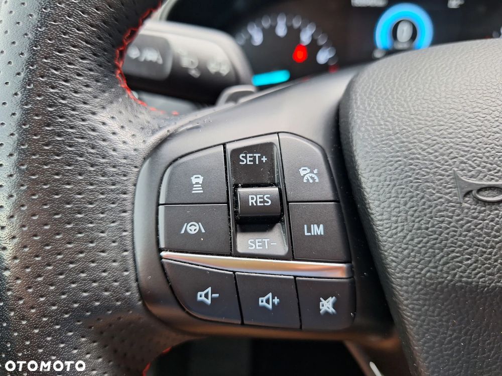 Ford Focus 1.5 EcoBoost ST-Line - 31