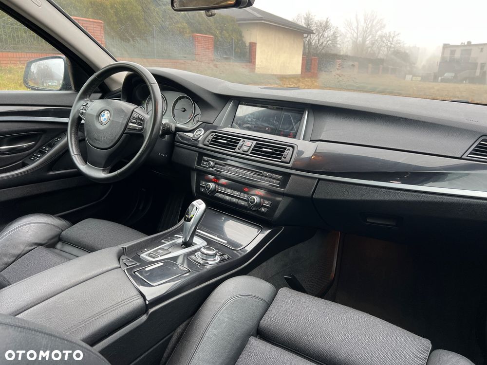 BMW Seria 5 520d - 34