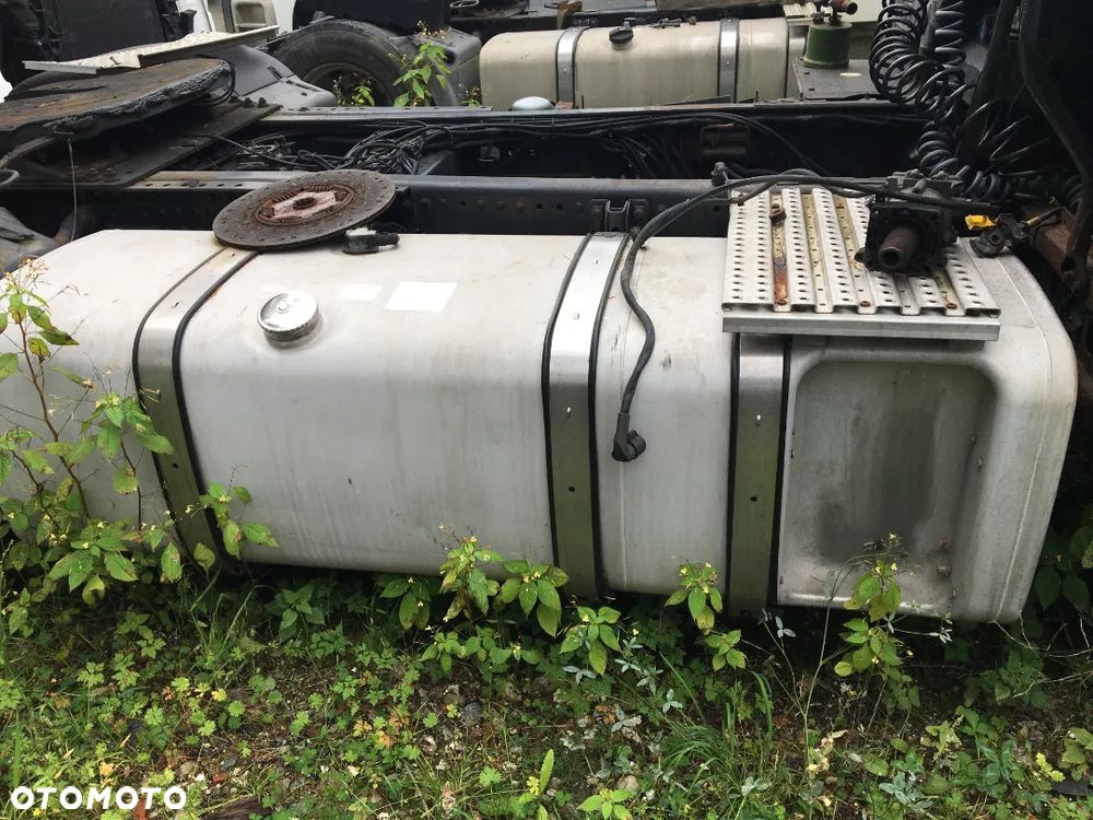 Zbiornik paliwa MAN TGA  910 litrów - 1