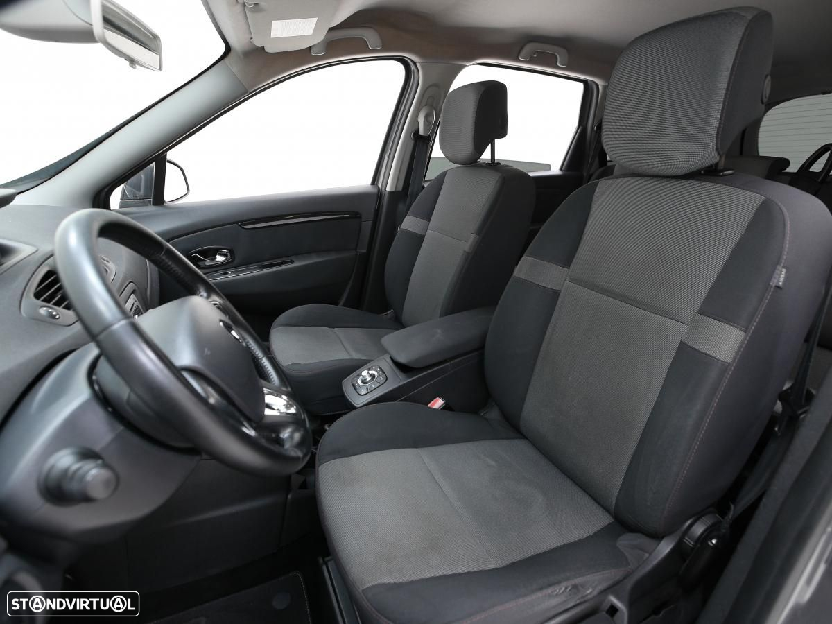 Renault Mégane Scénic - 8