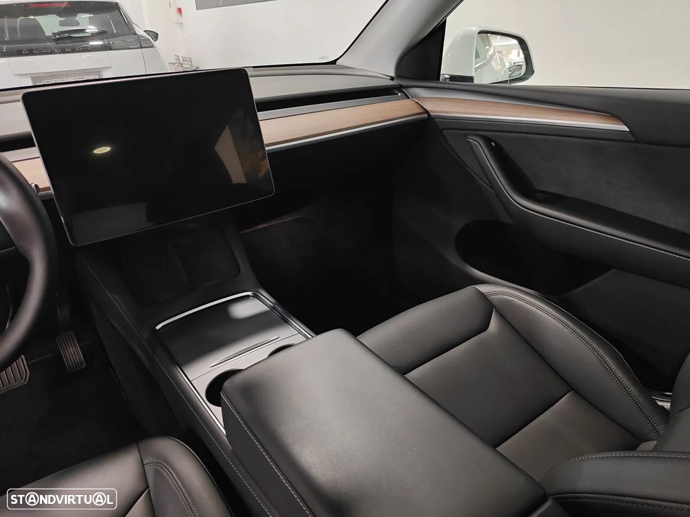 Tesla Model Y Tração Traseira - 43