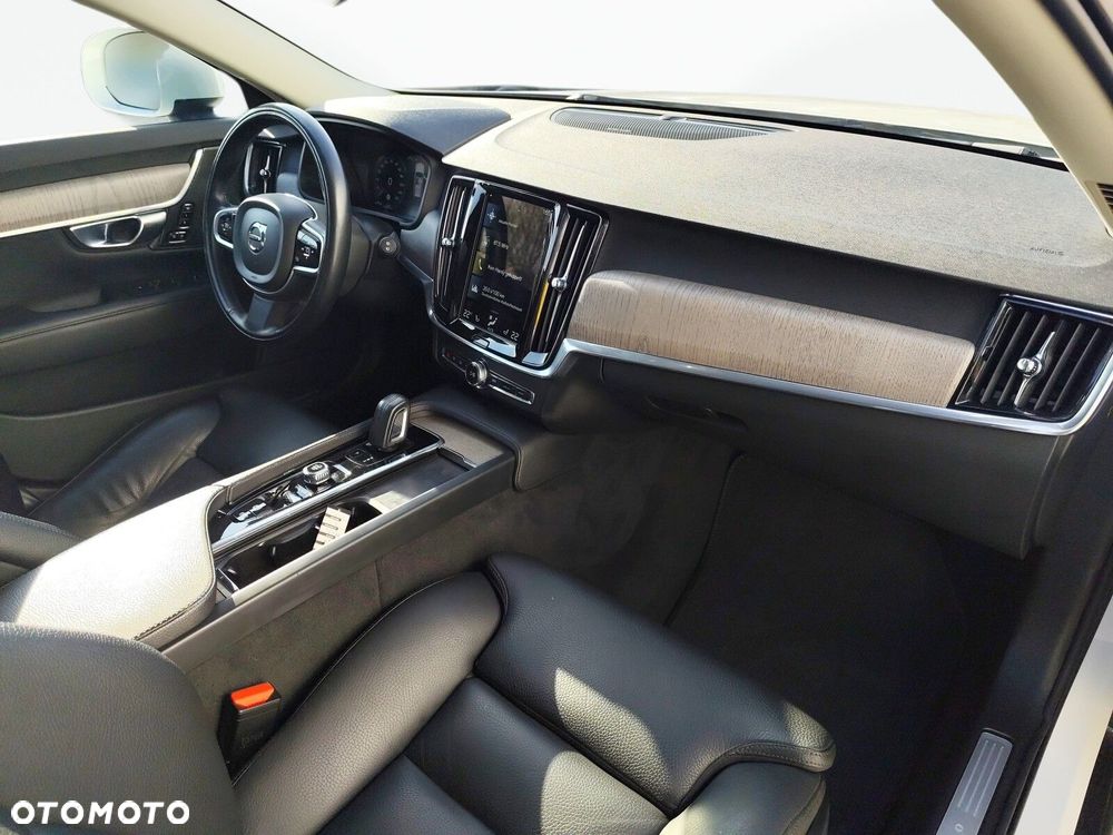 Volvo V90 Cross Country - 14