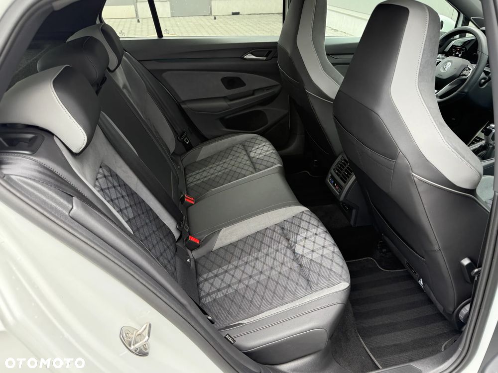 Volkswagen Golf 1.5 TSI OPF R-Line - 38