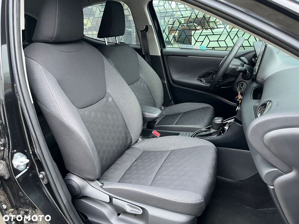 Toyota Yaris Hybrid 1.5 Style - 23