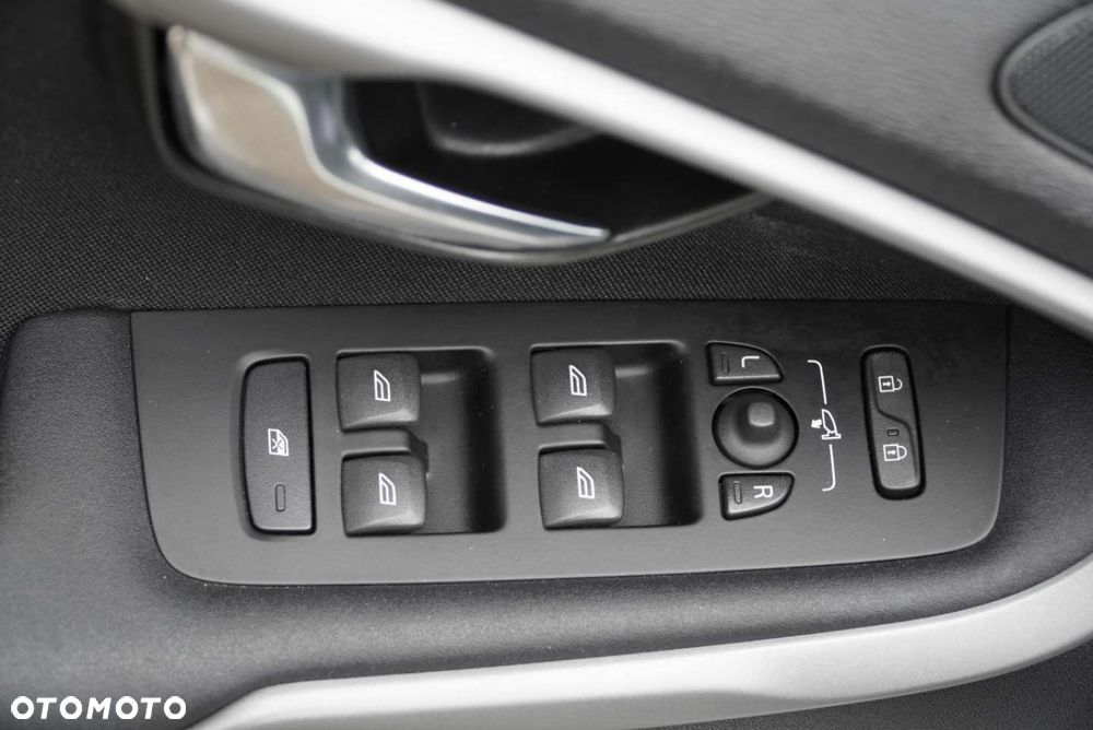 Volvo V40 T2 Geartronic Momentum - 17