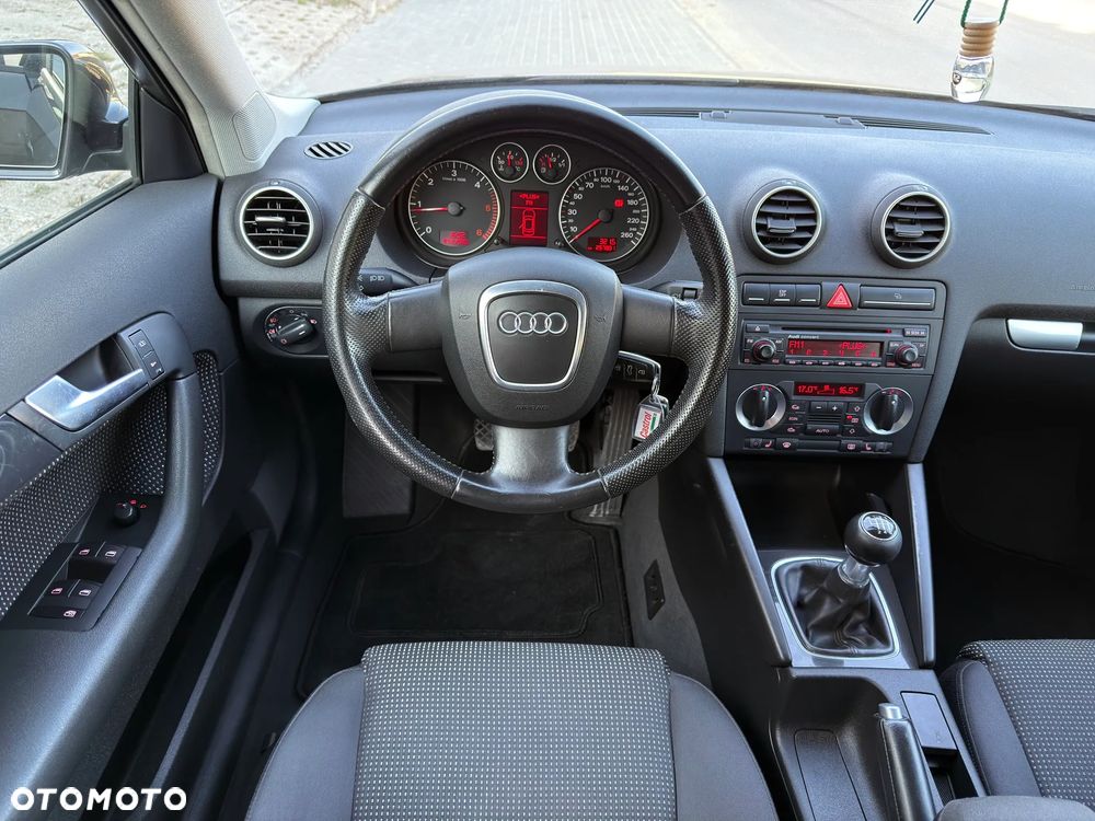 Audi A3 Sportback 2.0 TDI Attraction - 24