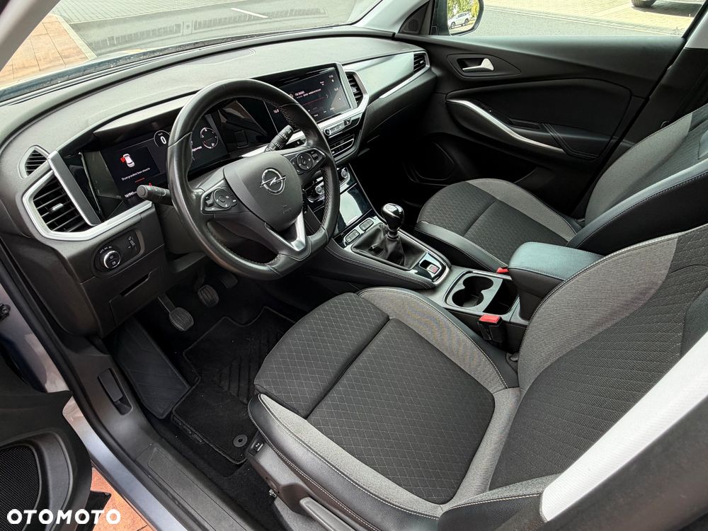 Opel Grandland 1.2 DI Business Elegance - 24