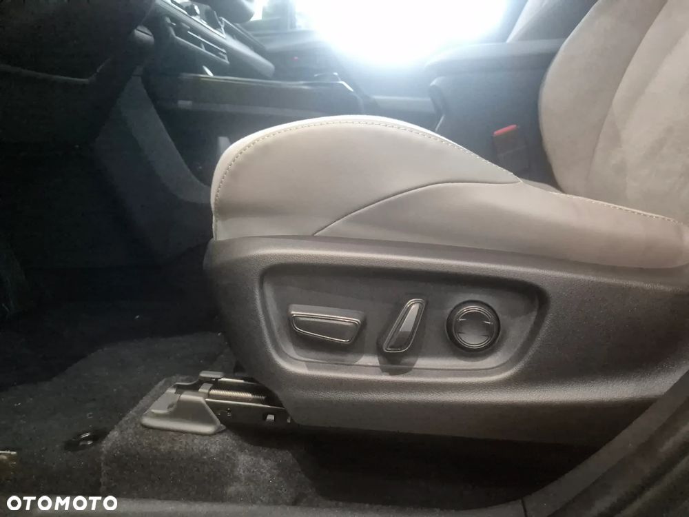 Toyota C-HR+ 77kWh 4x4 Executive - 7