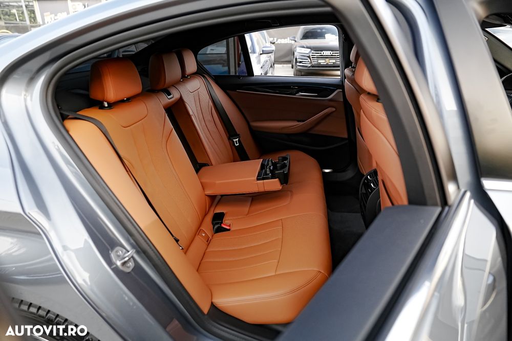 BMW Seria 5 530e Aut. Luxury Line - 11