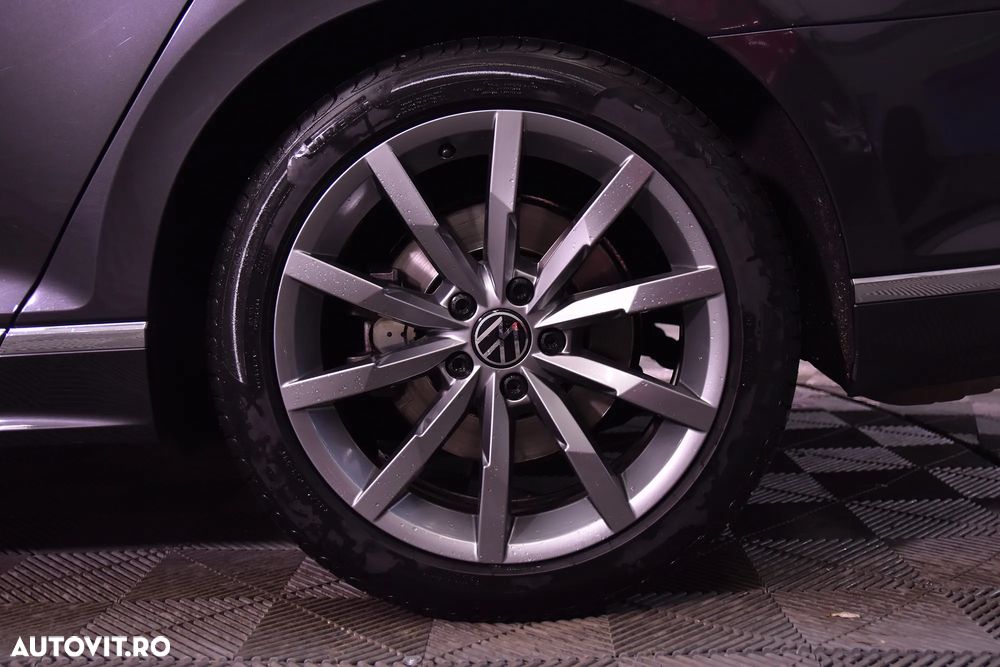 Volkswagen Passat - 14