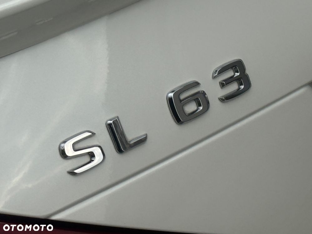 Mercedes-Benz SL 63 AMG - 12