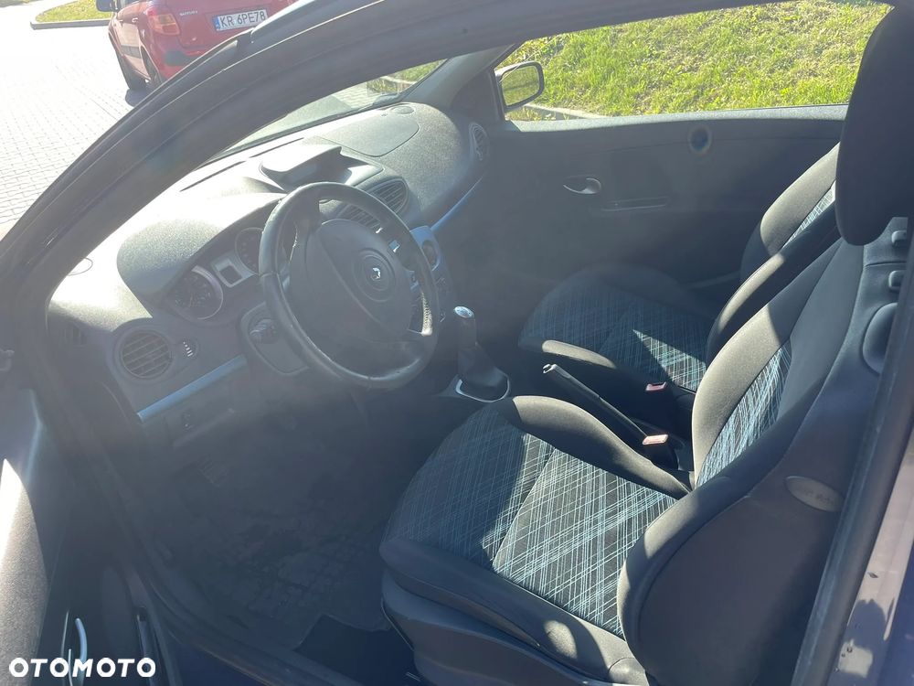 Renault Clio 2008 photo 4