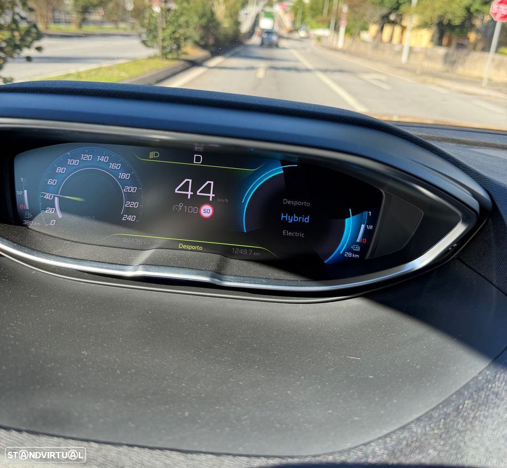 Peugeot 3008 1.6 Hybrid Allure Pack e-EAT8 - 26