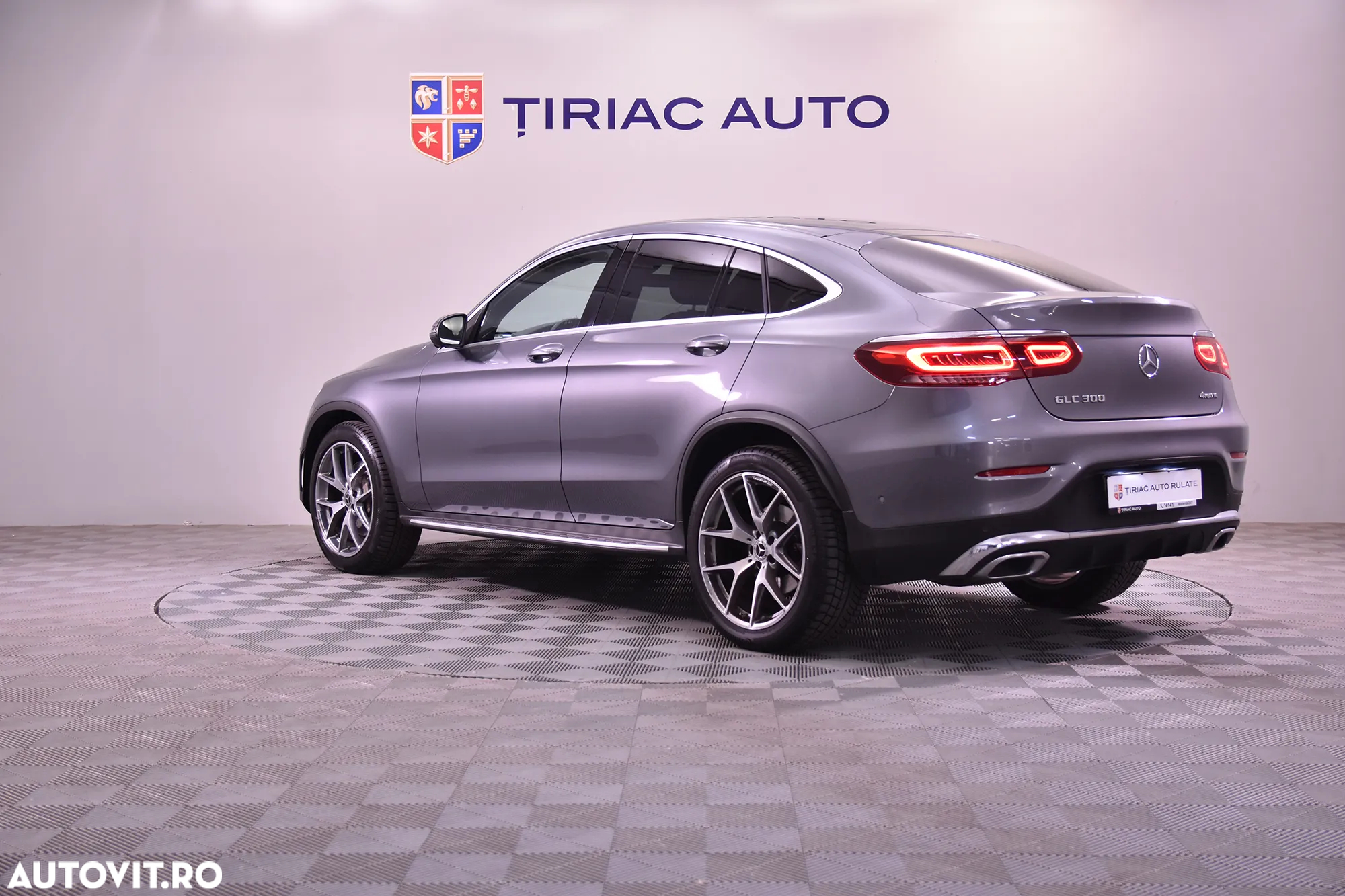 Mercedes-Benz GLC Coupe 300 4Matic 9G-TRONIC AMG Line - 3