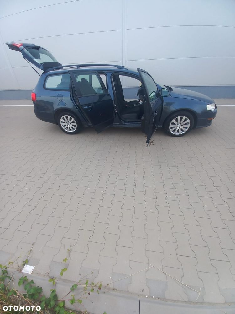 Volkswagen Passat - 17