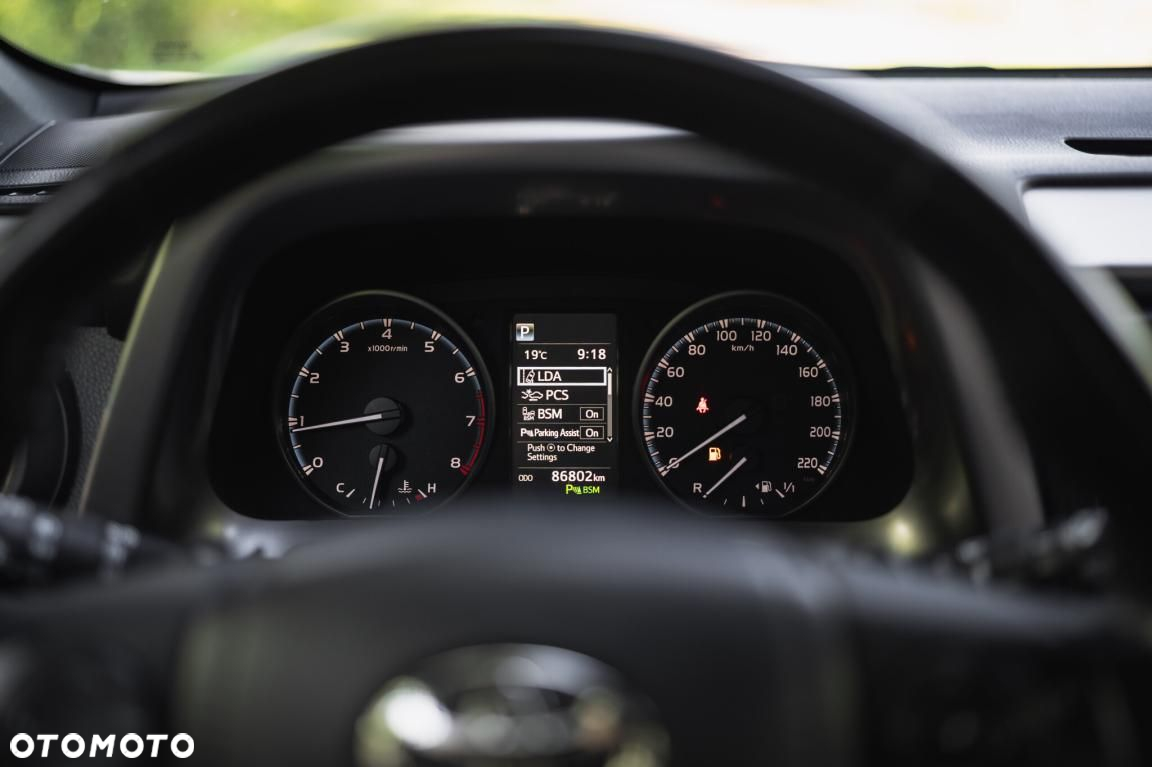 Toyota RAV4 - 16