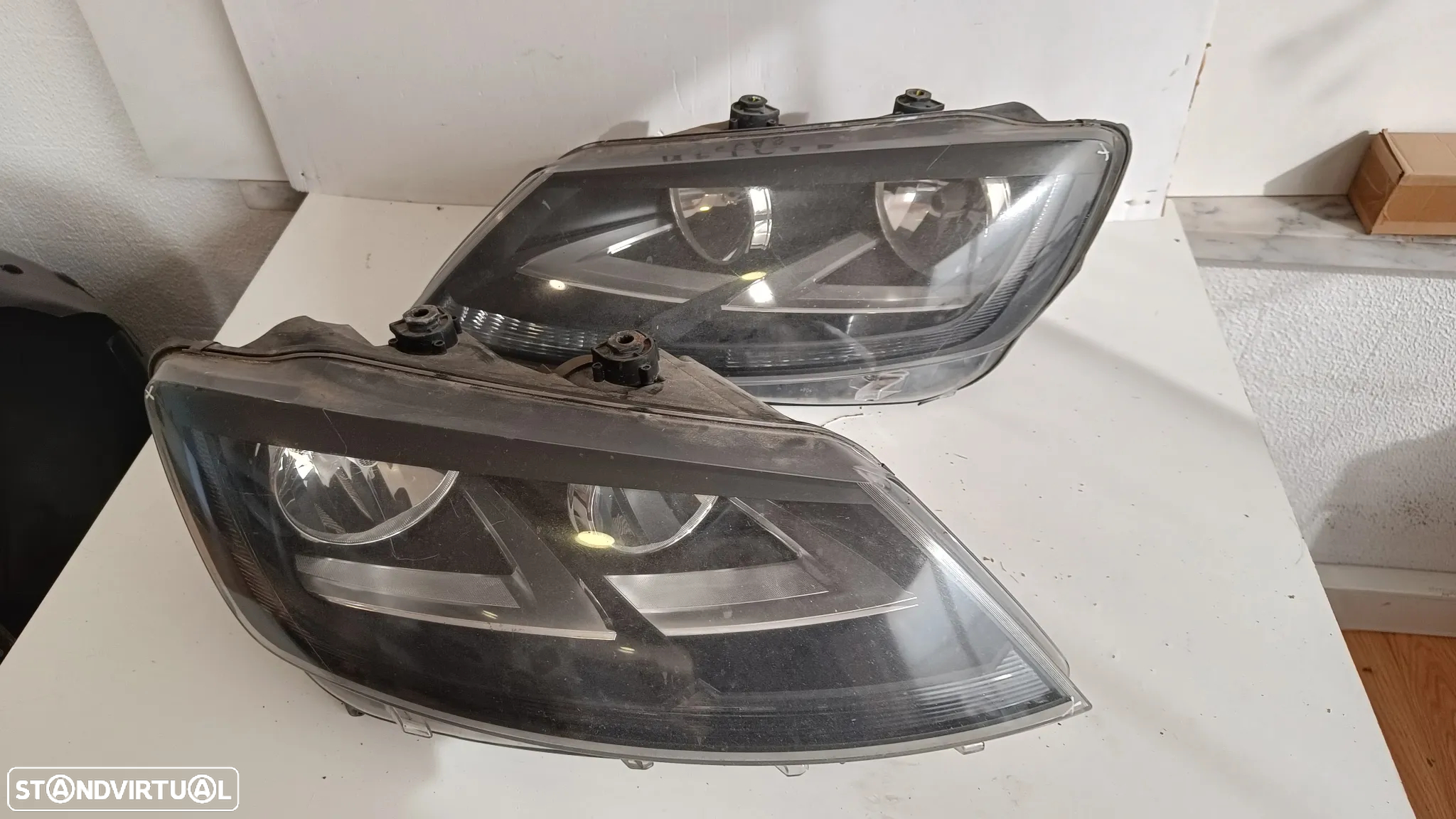 Farol óptica esquerdo SEAT Alhambra 2011 - 2