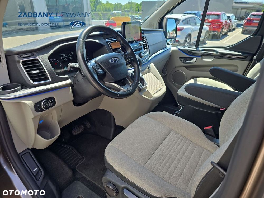 Ford Tourneo Custom - 9
