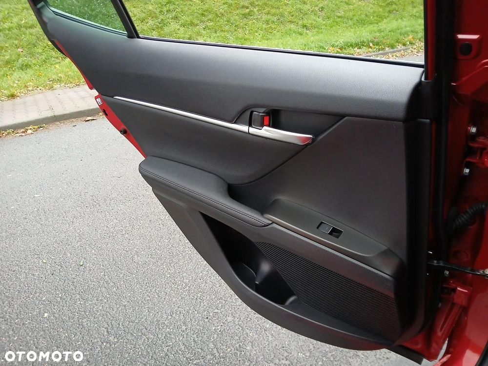 Toyota Camry 2.5 Hybrid Executive CVT - 38