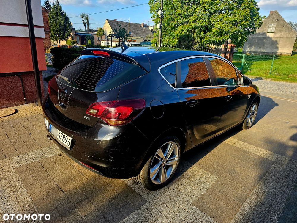 Opel Astra 2.0 CDTI Cosmo - 4