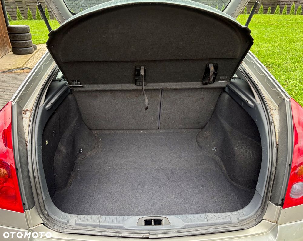 Nissan Primera 1.6 Visia - 24