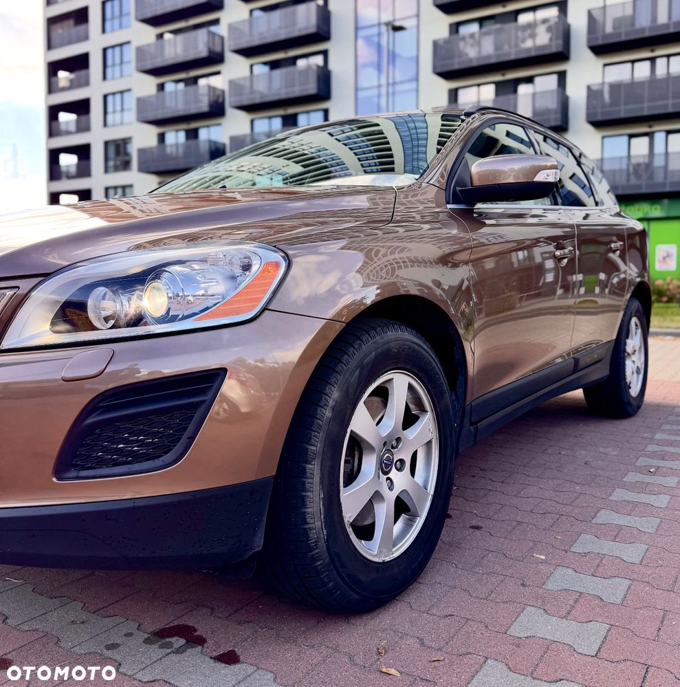 Volvo XC 60 D5 AWD Momentum - 4