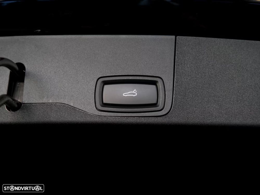 Porsche Taycan Sport Turismo - 18